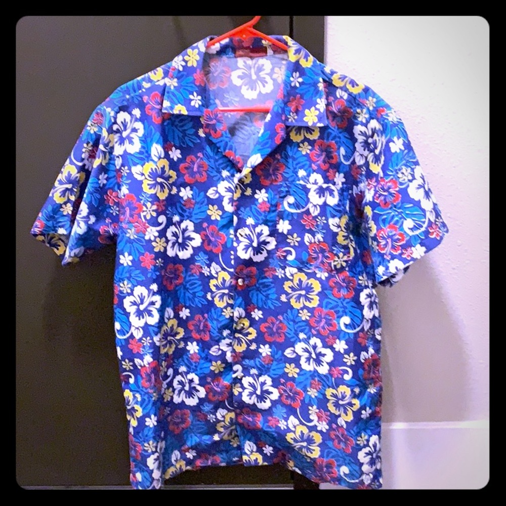 Ace Ventura shirt.